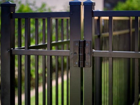 Selecting Gate Hinges for Your Home or Office
