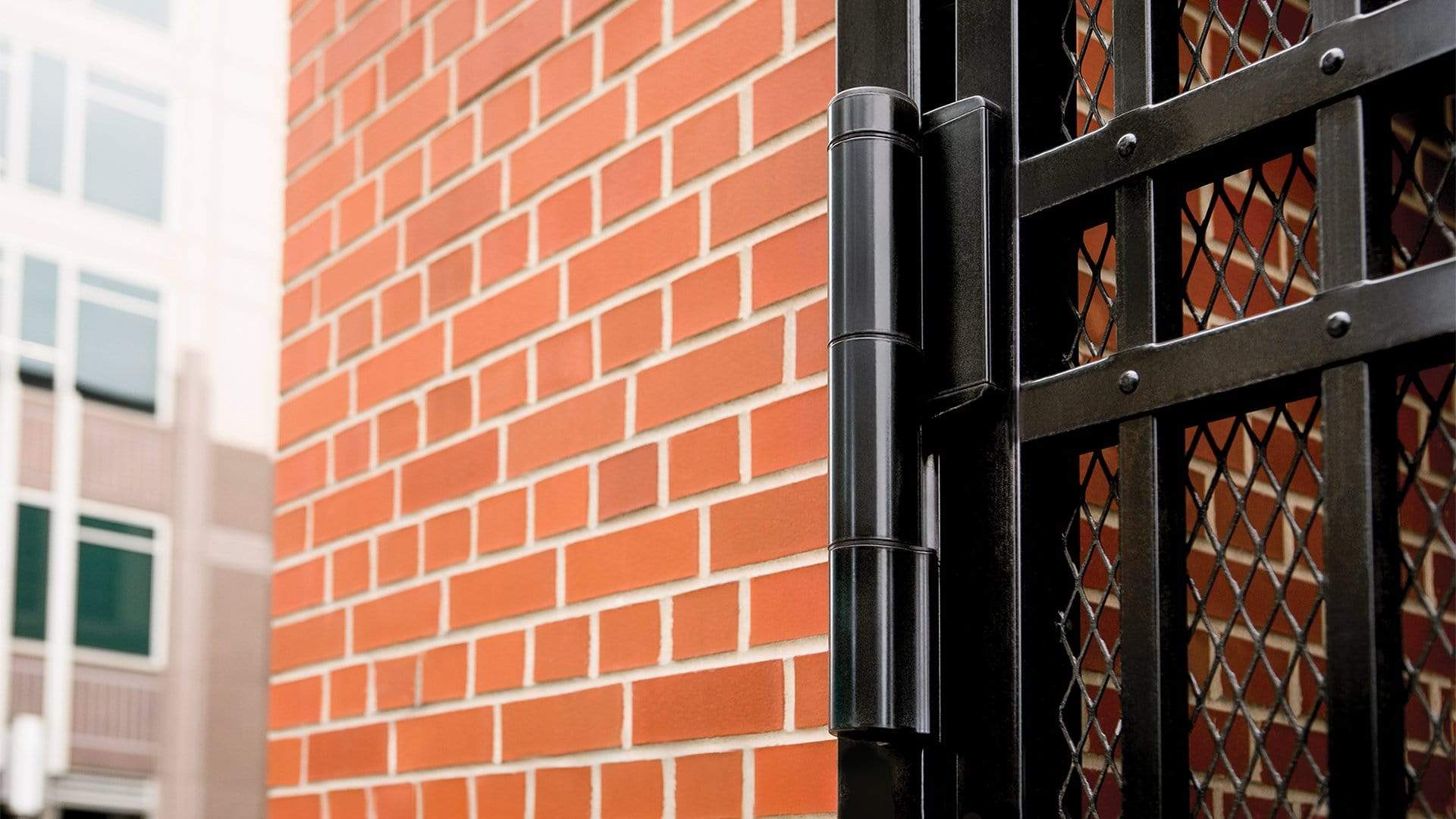 Ultra heavy-duty 180° hydraulic gate closer and hinge for gates up to 440 lbs, available in multiple finishes.