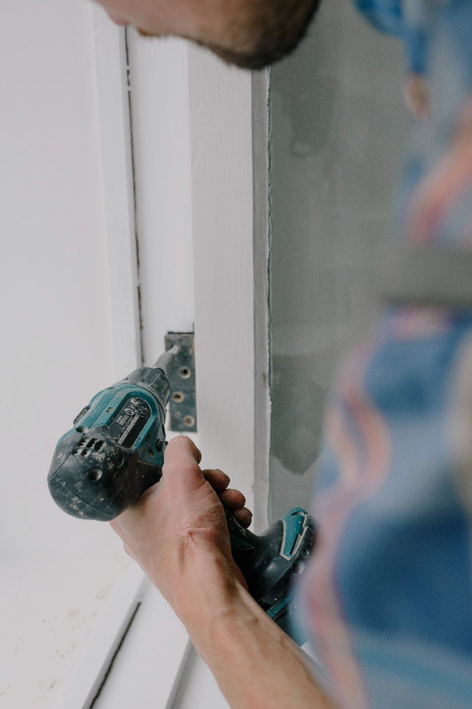 importance of proper door hinge mounting