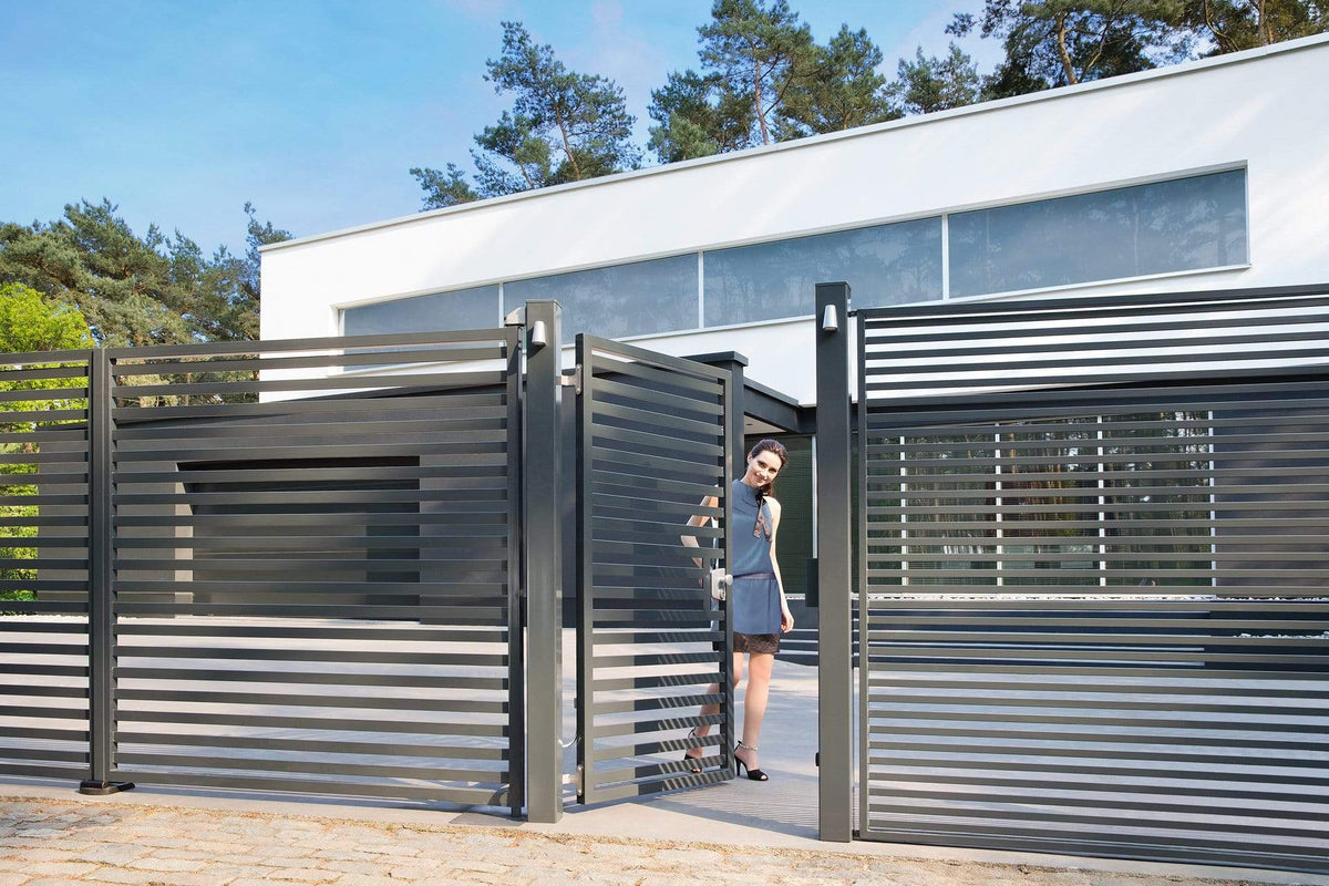 Stainless steel 90° 2-way adjustable bearing gate hinges in a modern outdoor setting, enhancing gate functionality.