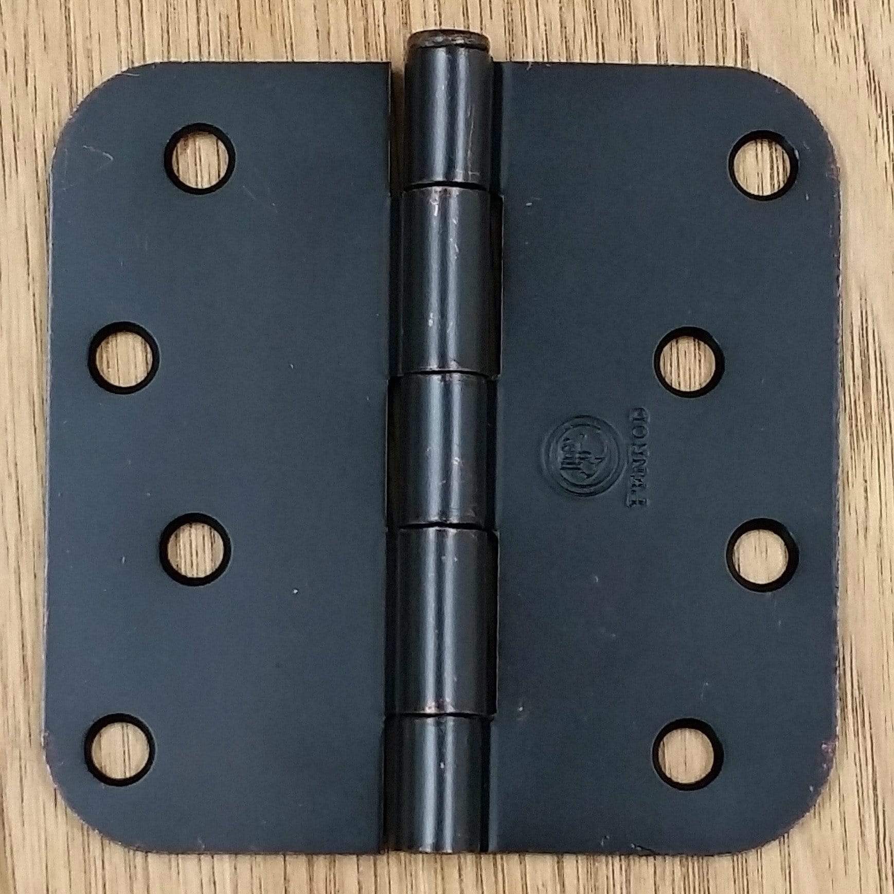 Residential 4-inch Penrod butt hinge with 5/8-inch radius corners, plain bearing, available in multiple finishes, 2-pack.