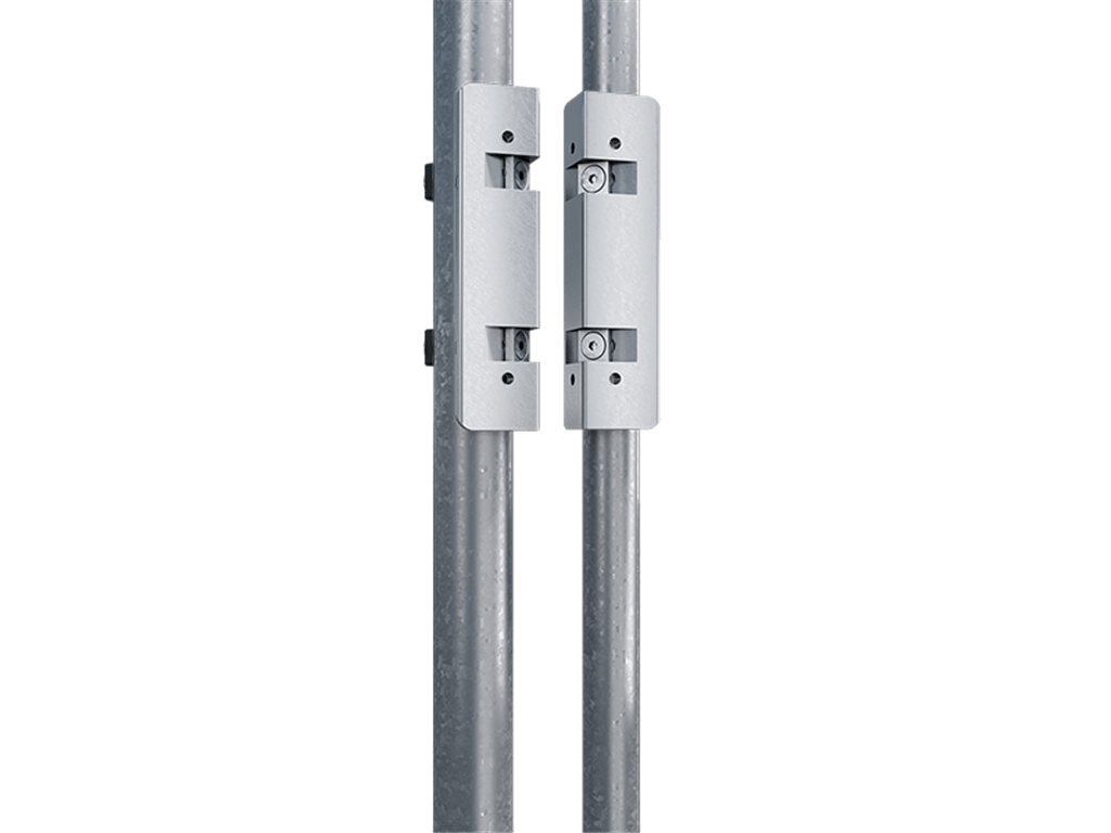 Locinox chain link bracket for Mammoth gate closer, designed for secure attachment on gate posts. Sold individually.