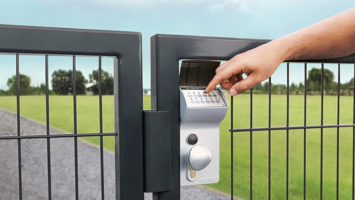 Surface mounted battery powered code lock for square profiles, ideal for gates, available in multiple finishes.